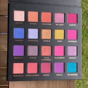 Eloise The Queen pallet